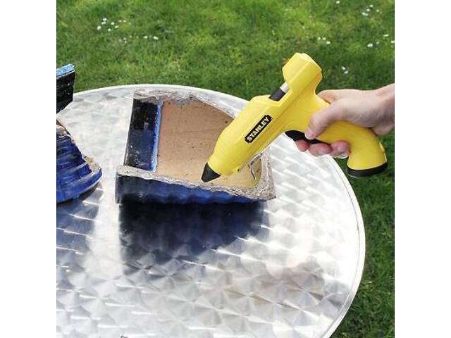 Клеєвий пістолет Stanley бездротовий, 11,3 мм. (STHT6-70416) - Фото 5