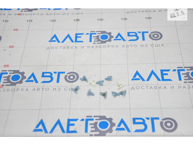 Клипсы уплотнителя двери задней правой Tesla Model S 12-21 10 шт некомплект