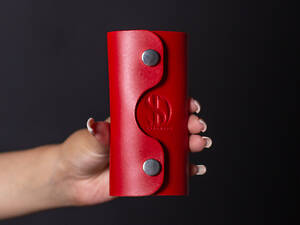 Ключниця Minimal, 6 карабінів, червона з картинкою