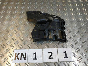 KN0121 31353405 кронштейн перед L Volvo XC90