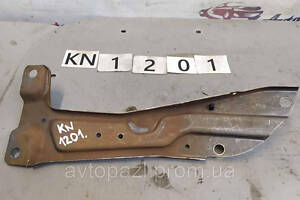 KN1201 681835746R кронштейн крепления обшивки стойки L Renault (RVI) Logan 2 13- 45_01_02