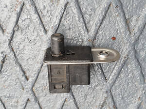 Кнопка, кінцевик дверей Mitsubishi Pajero Wagon 4 - MR271892, 8608A145
