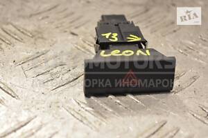 Кнопка аварийки Seat Leon 2013 5F0953235B 261771