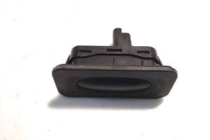 Кнопка відкриття кришки багажника зовнішня 8200078258 RENAULT Scenic III 09-16