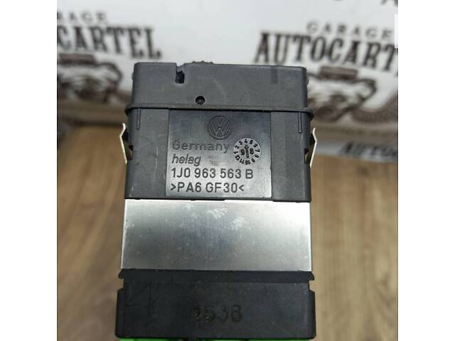 Кнопка регулятор підігрівання сидінь VW Golf IV 1J0963563B