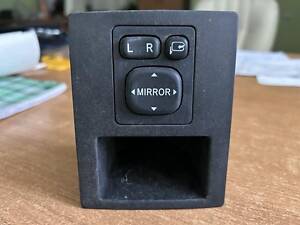 Кнопка складывания зеркал Toyota 5892542010 Toyota Rav 4 2006