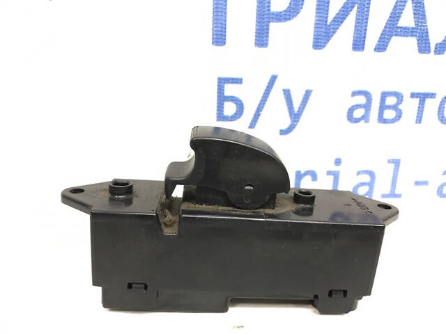 Кнопка подъемника Mitsubishi L200 KB 2.5 ДИЗЕЛЬ 4D56U МКПП 2006 (б/у) - Фото 1