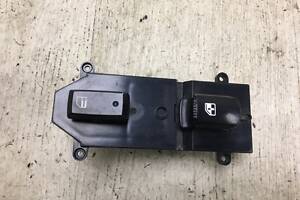 Кнопка склопідіймача передн. HYUNDAI SANTA FE (CM) 05-12 935752B500S4