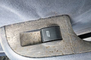 Кнопка стеклоподъемника Audi A6 C5