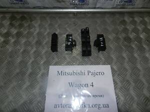 Кнопка стеклоподъемника Mitsubishi Pajero Wagon 4 2006 (б/у)