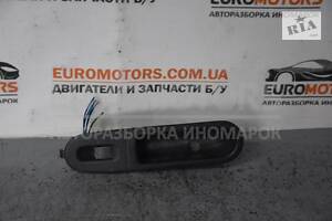 Кнопка стеклоподъемника передняя правая Honda CR-V 2002-2006 7641