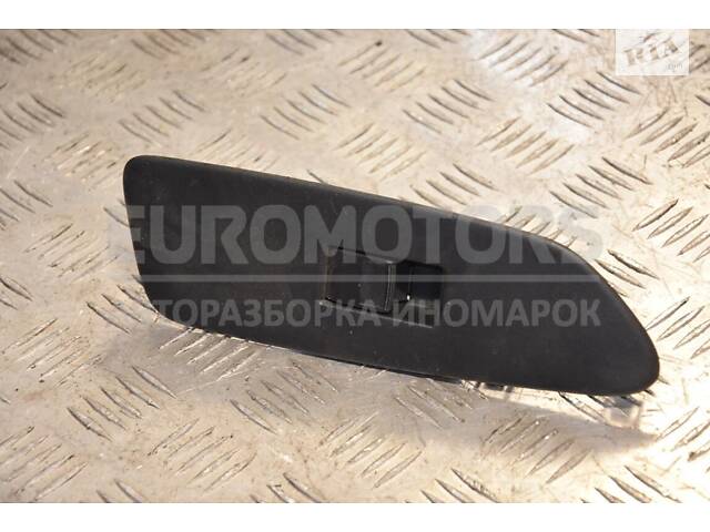 Кнопка стеклоподъемника передняя правая Toyota Auris (E15) 2006-2