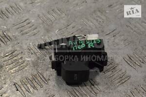 Кнопка склопідйомника передня права Toyota Auris (E18) 2012 1