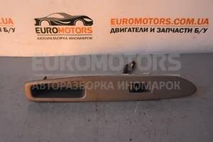 Кнопка стеклоподъемника Toyota Avensis Verso 2001-2009 8403044020