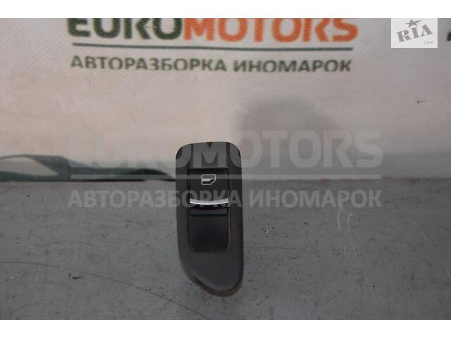 Кнопка стеклоподъемника задняя левая VW Golf (VI) 2008-2013 5k486
