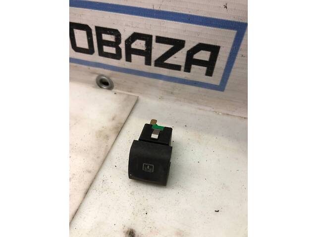 Кнопка управління задньої електро шторкою Opel Omega В Vectra B 90494417