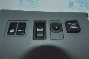 Кнопки на накладке торпеды центральной левой Toyota Avalon 05-12 55475-07040-E0