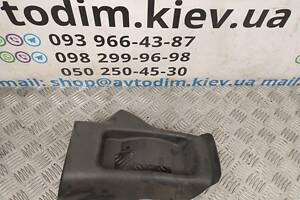 Кожух рулевой колонки нижний 4502402010B0 Toyota Corolla E120 2000-2006