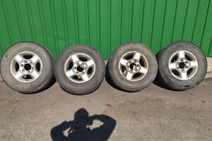 Колеса Nissan Navara D22 з гумою 245/70R16 б.в