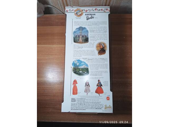 Колекційна Лялька Барбі 1999 Austrian Barbie Collector Edition - 21553 Колекція 'Dolls of the World' НОВА з США - Фото 3