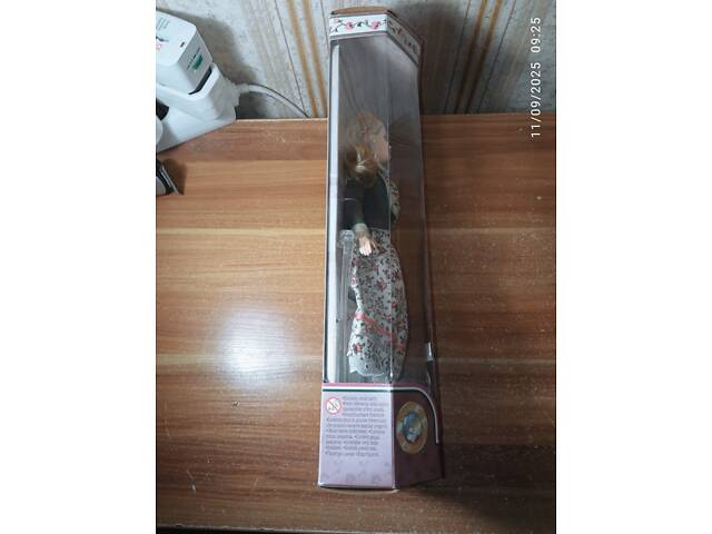 Колекційна Лялька Барбі 1999 Austrian Barbie Collector Edition - 21553 Колекція 'Dolls of the World' НОВА з США - Фото 7