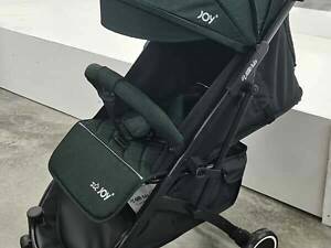 Коляска прогулочная детская 'JOY' Vittoria 30883 (1) цвет ТЕМНО-ЗЕЛЕНЫЙ, рама алюминиевая, футкавер, телескопическая руч