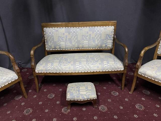 Комплект: диван + пуф-підніжка + два крісла + тумбочка Виготовлені в Італії ?? В середині ХХ ст. Каркаси з - Фото 2