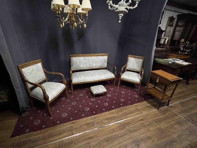 Комплект: диван + пуф-підніжка + два крісла + тумбочка Виготовлені в Італії ?? В середині ХХ ст. Каркаси з - Фото 7