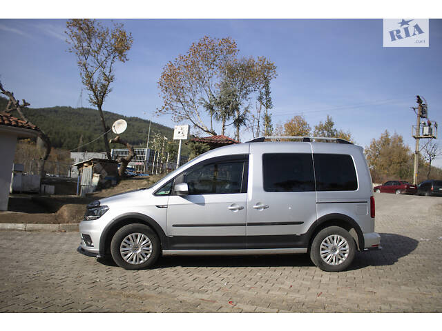 Комплект молдингов и расширителей арок 1 дверь, короткая база для Volkswagen Caddy 2015-2020 гг - Фото 4