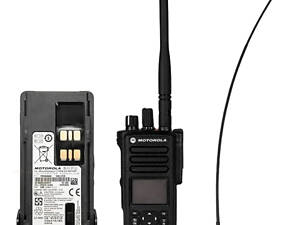Комплект оригинальной цифровой радиостанции Motorola MotoTRBO DP4800 VHF AES-256 шифрование + 1 аккумулятор и 47см антен