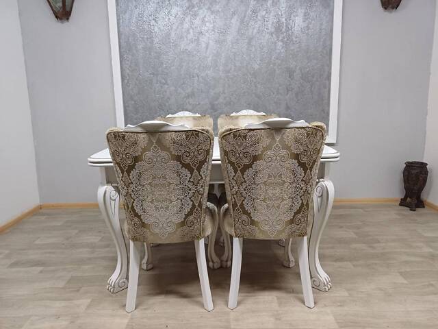 Комплект: стіл розкладний і 4 стільця на 'лапах'. Дерев'яні, різьблені. Не потребують реставрації !!! Відреставровані ! Пофарбова - Фото 3