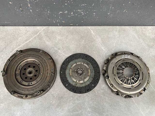 Комплект сцепления Маховик BMW F10 F11 2.0 d N47D20C - Фото 1