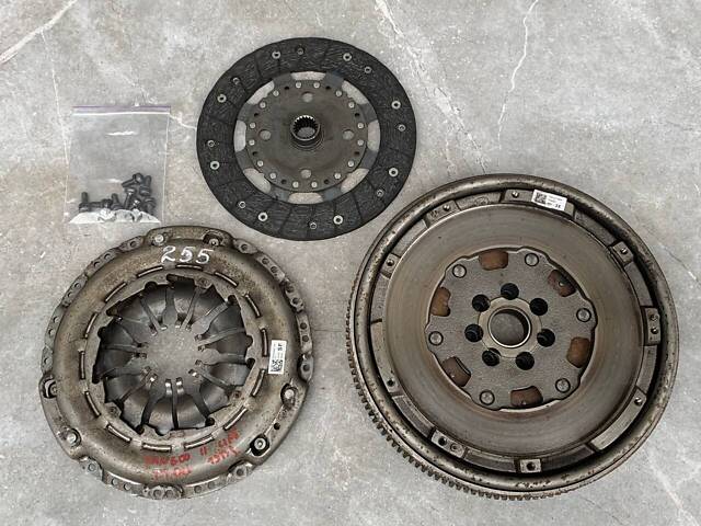 Комплект сцепления Маховик Dacia Duster 1.5 dCi 6-ти ступка - Фото 1