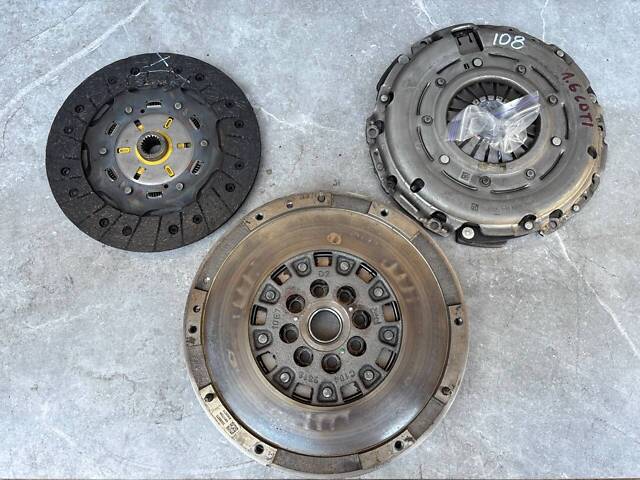 Комплект сцепления Маховик Opel Astra J 1.6 CDTI - Фото 1