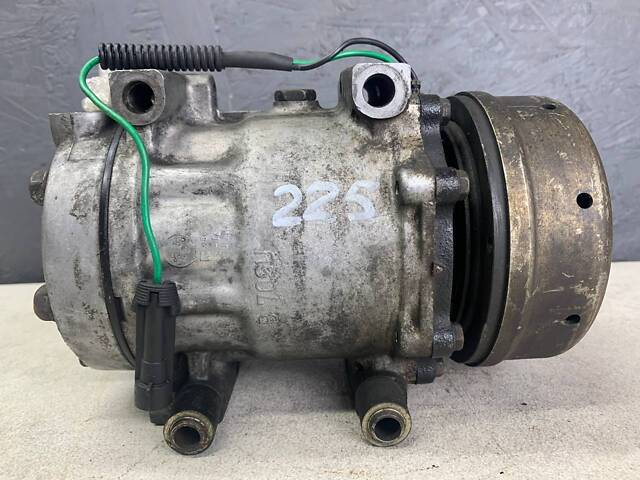 Компрессор кондиционера для Chrysler Voyager 2.5 TD 1992-1995 - Фото 1