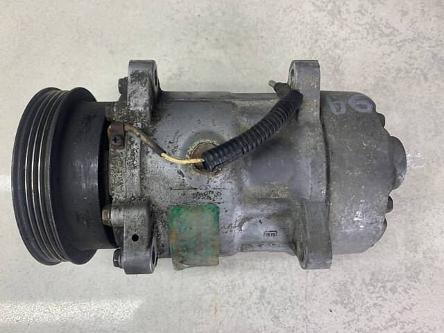 Компрессор кондиционера для Renault Megane 1.4 1.6 2.0 / 1.9 dTi 1996-2003 - Фото 2