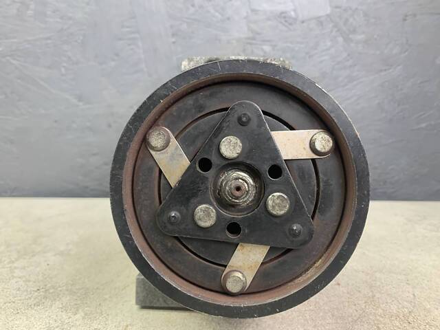 Компрессор кондиционера для Volvo V40 2.0 2.5 / 2.0 D 2012-2015 - Фото 3