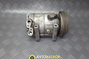 Компрессор, насос кондиционера 926001C710 на 2.0 16v Nissan Serena C23, Vanette Cargo 1991-2001 год