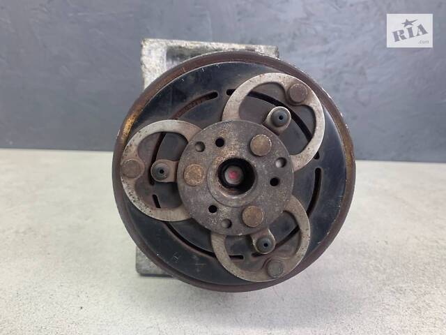 Компрессор кондиционера для Ford Focus 2 2.5 RS 2005-2012 - Фото 2