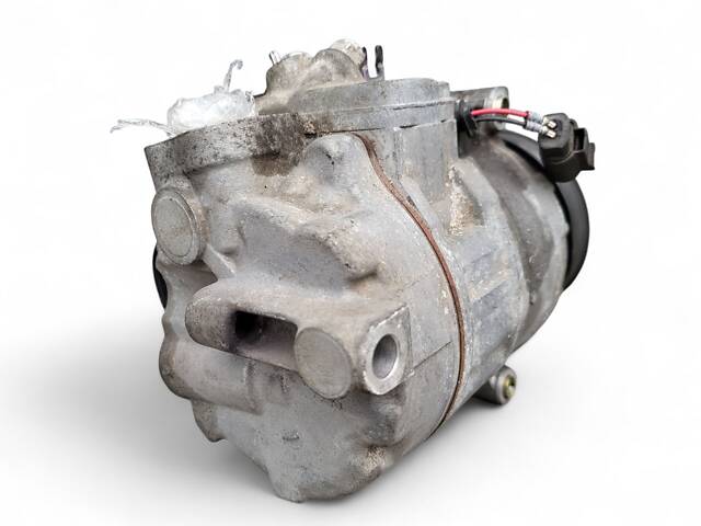 Компрессор кондиционера Audi A4 B5 2.4 - Фото 4