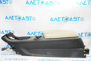 Консоль центральная подлокотник Chevrolet Volt 11-15 кожа беж, царапины, под химчистку