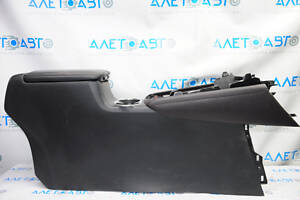 Консоль центральная подлокотник и подстаканники Mazda CX-9 16- кожа черн, царапины