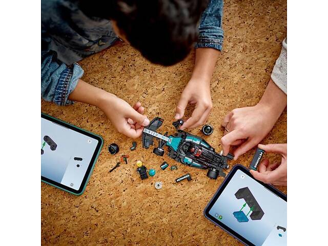 Конструктор LEGO Speed Champions Гоночный автомобиль Mercedes-AMG F1 W15, 267 деталей (77244) - Фото 9