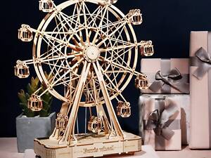 Конструктор Robotime Колесо обозрения 232 деталей. Деревянная 3D модель с музыкой 28*10*34 см