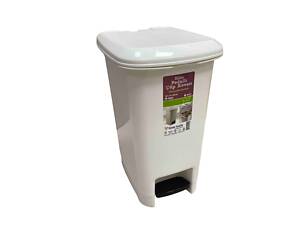 Контейнер для мусора 10 л с педалькой Ucsan Plastik M-1050
