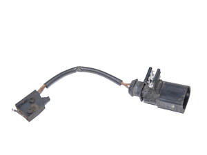 Концевик капота AUDI Q3 2011-2018 (8X0953236)