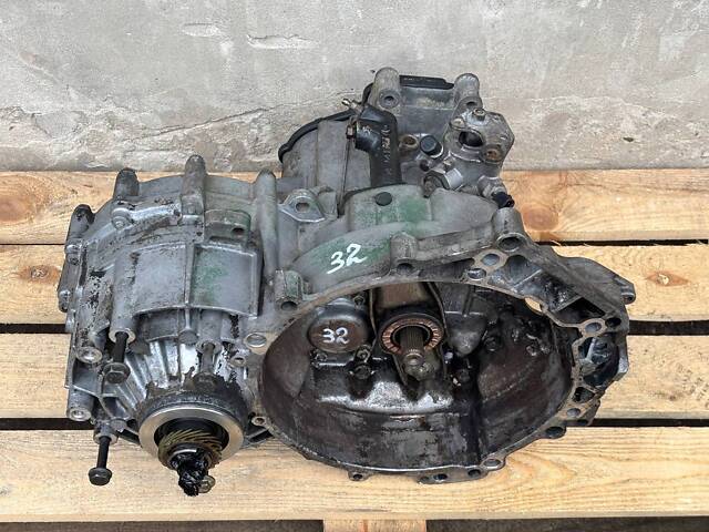 Коробка передач механика Volkswagen Transporter T4 2.4 D - Фото 2