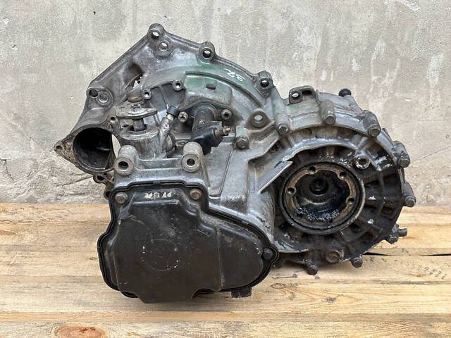 Коробка передач механика Volkswagen Transporter T4 2.4 D - Фото 4