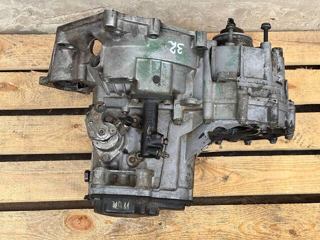Коробка передач механика Volkswagen Transporter T4 2.4 D - Фото 5