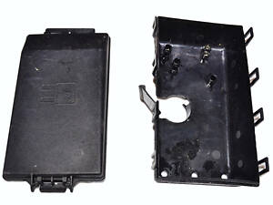 Корпус блока предохранителей моторного отсека комплект Ford Connect 02-13 2T1T14A076AE (1475933, 1141667, 4421544, 2T1T